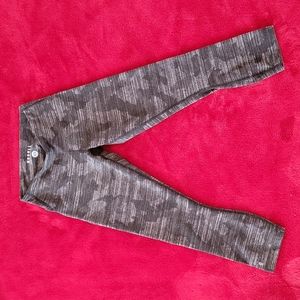 NoBull Project Dark Camo Capris